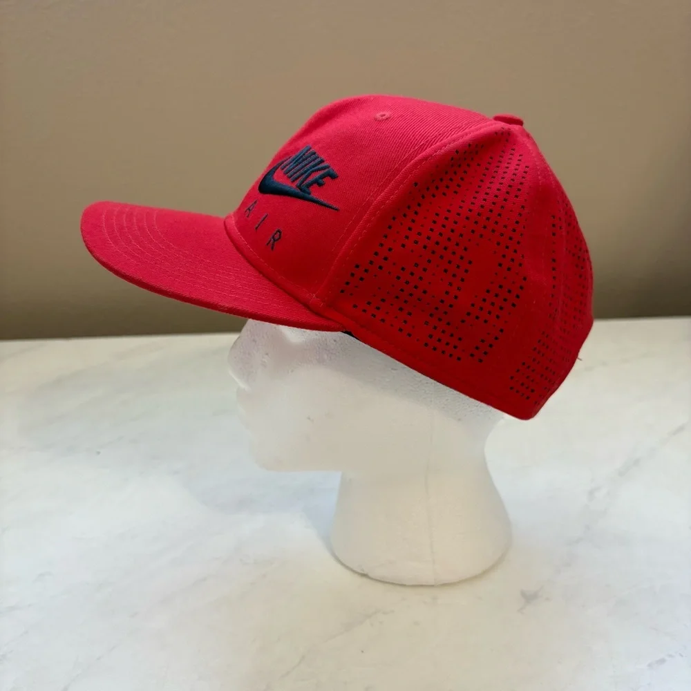 Nike Air Mens One Size Red Navy Blue Embroidered Logo SnapBack Hat Sporty Travel